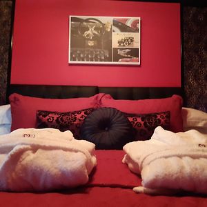 Cadillac Kustomz Guest House